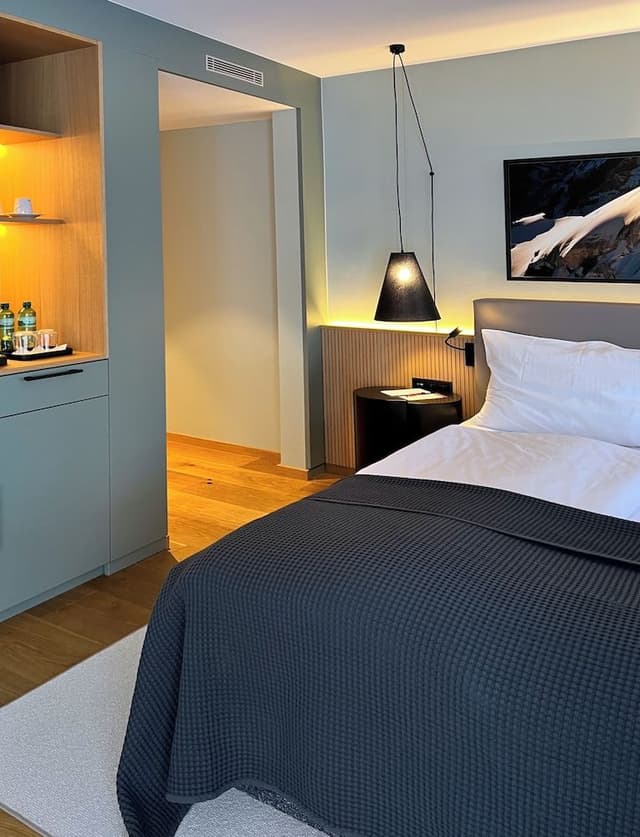Residence 4 Star - Premium Double Room south or west - High Floor