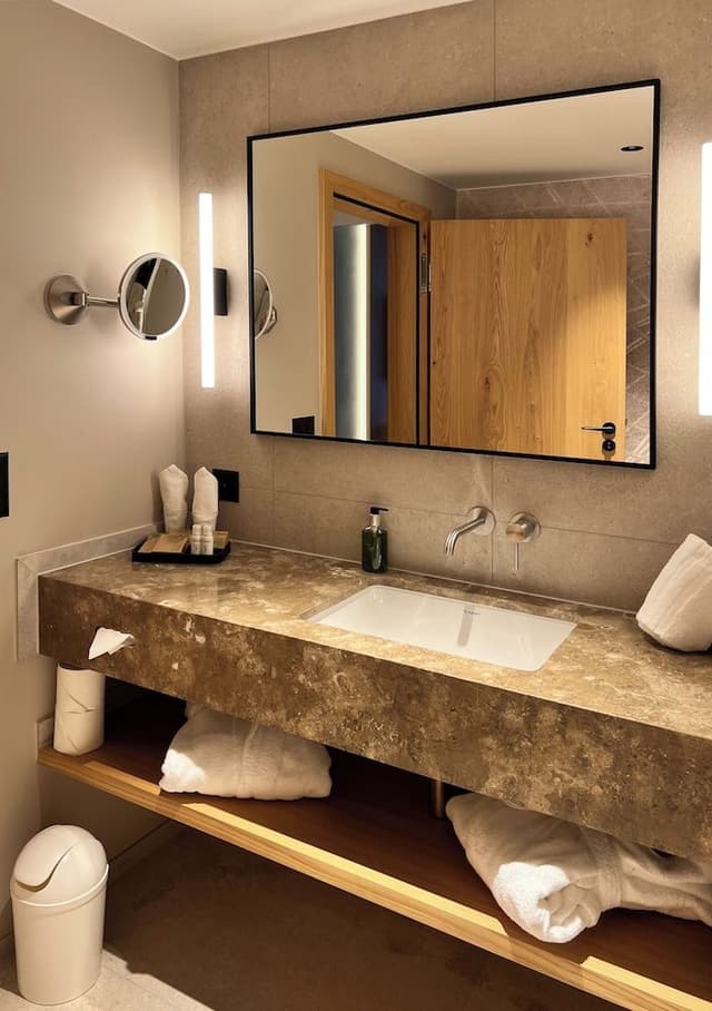 Residence 4 Star - Premium Double Room south or west - High Floor