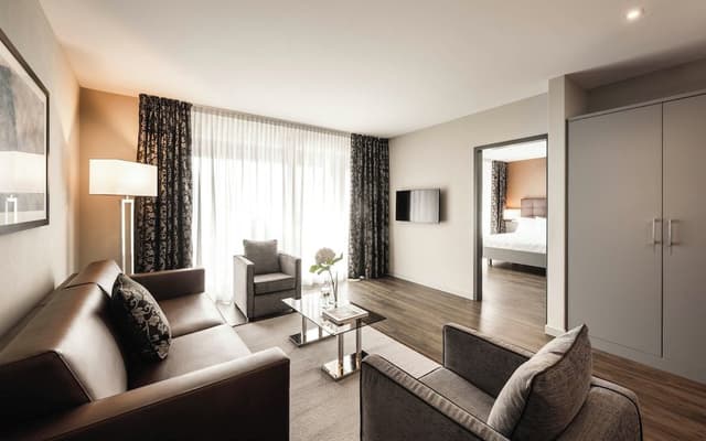 Suite, Balcony (Lake & Mountain View)