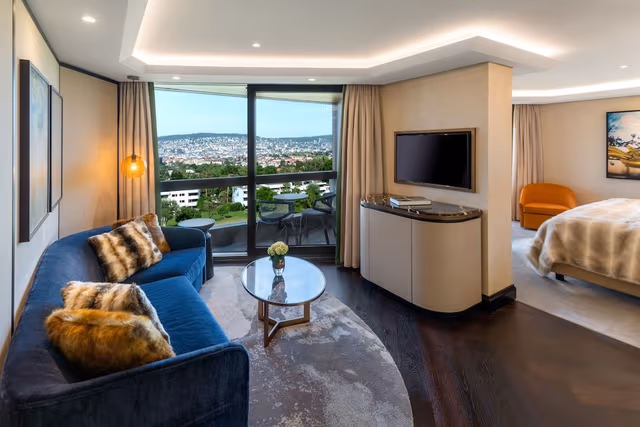 Junior Suite w/Balcony