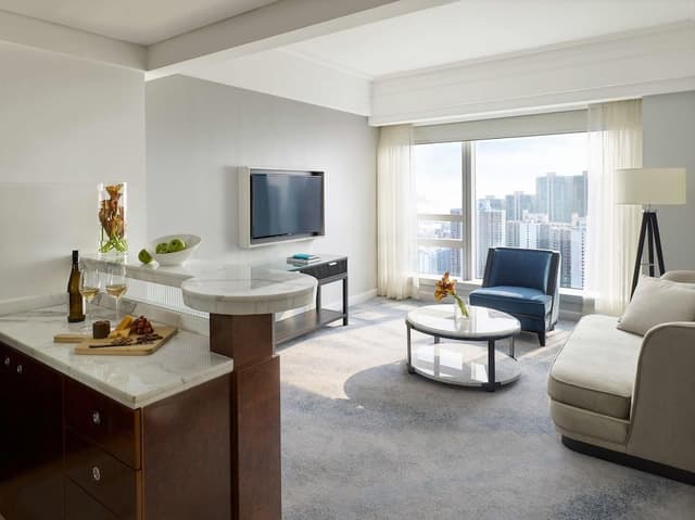 Club One-Bedroom Suite with Kitchen