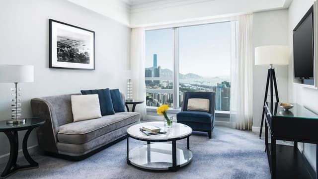 Club One-Bedroom Suite