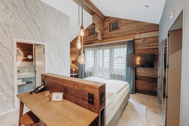 Chalet suite, balcony, mountain view