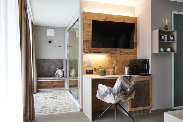 Double Room, Balcony, Mountain View (Spa Double Room with Matterhornview)
