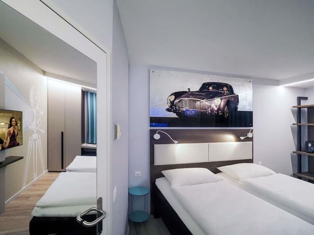 Room, 2 Twin Beds (Cinema)
