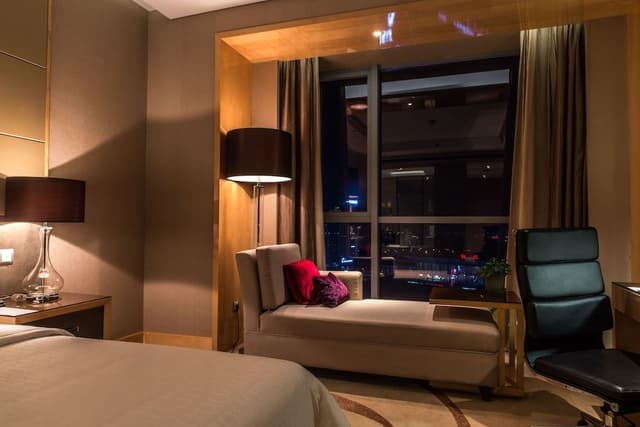 Club Room, 1 King Bed