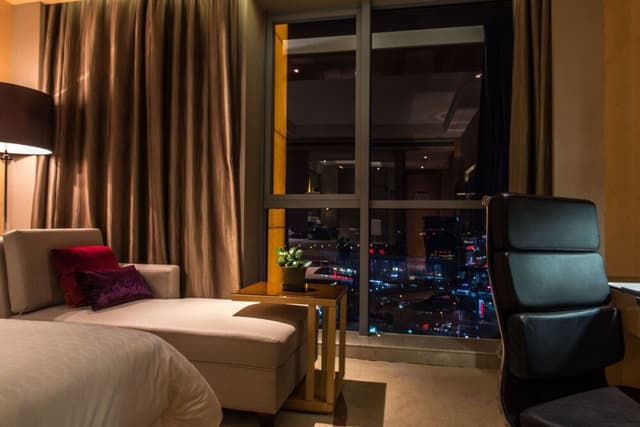 Club Room, 1 King Bed