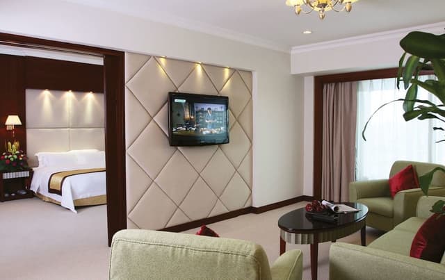 Deluxe Suite