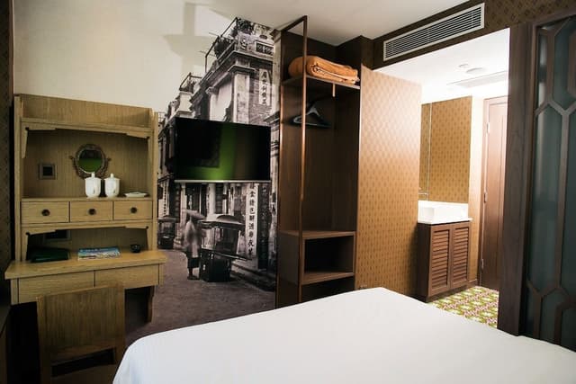 Deluxe Queen Room