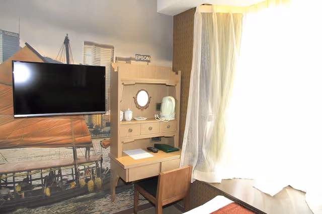 Deluxe Queen Room