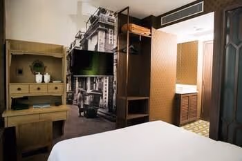 Deluxe Queen Room