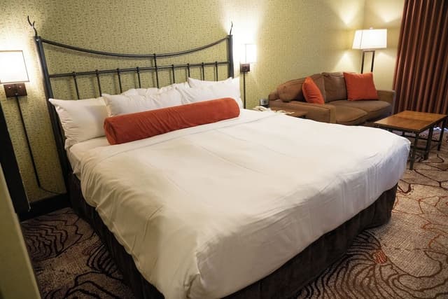 Superior Room, 1 King Bed, Balcony