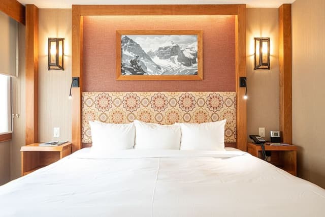 Superior Split Room.