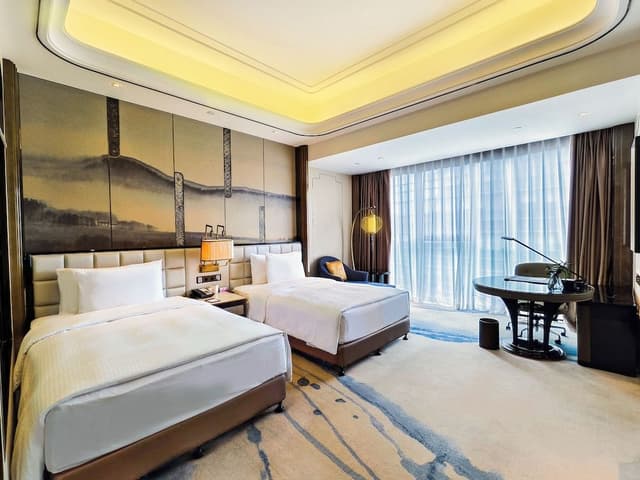 Superior Twin Room, City View
