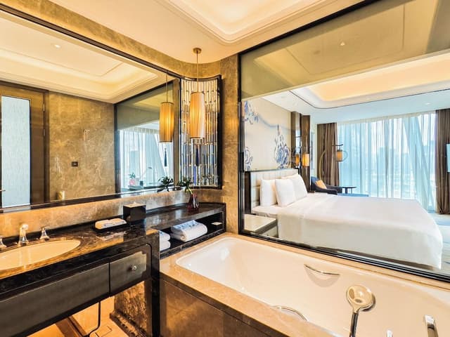 Superior Double Room, 1 King Bed, City View