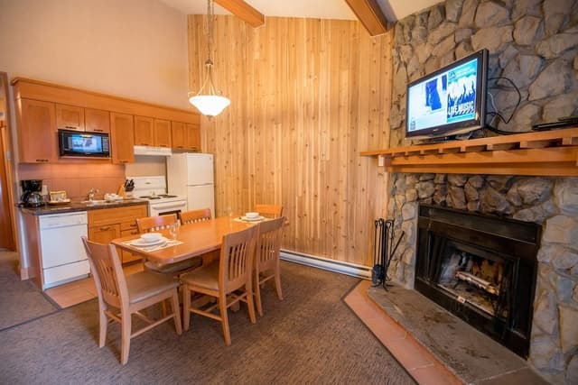 Deluxe Condo, 1 Bedroom (Loft)