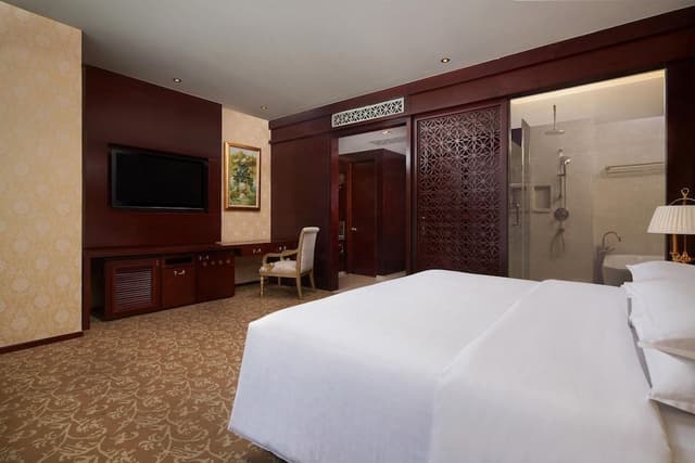 Room, 1 King Bed, City View