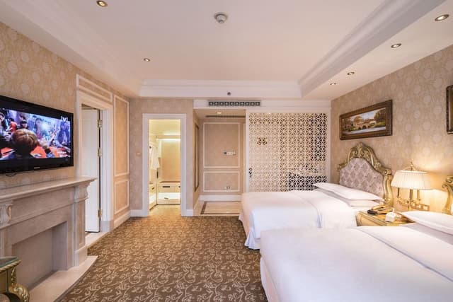Club Room, 2 Double Beds, City View