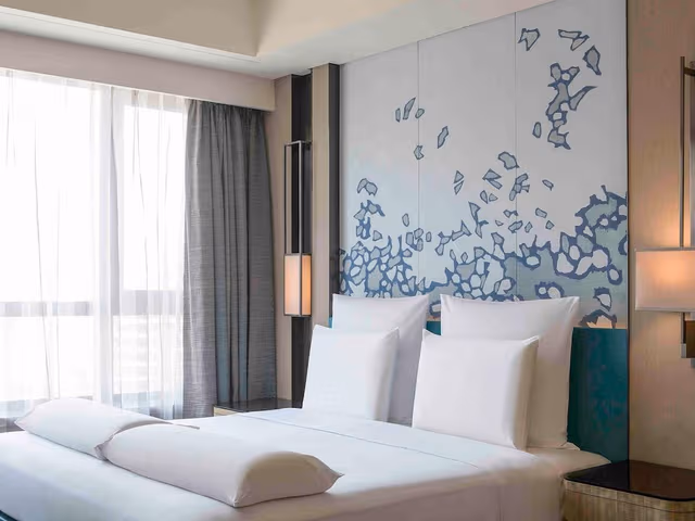 Superior Suite, 1 King Bed, Club Lounge Access