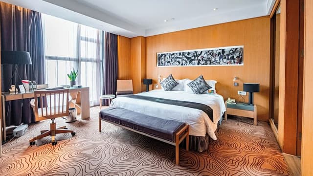 Deluxe Suite
