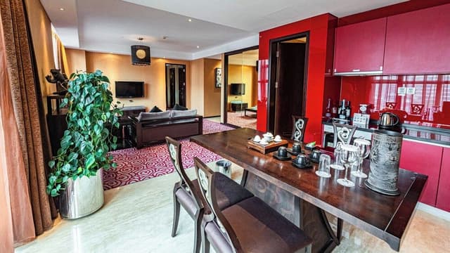 Deluxe Suite