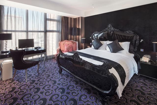 Deluxe Suite