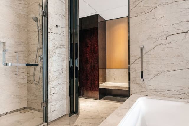 Executive Room, 1 King Bed, City View