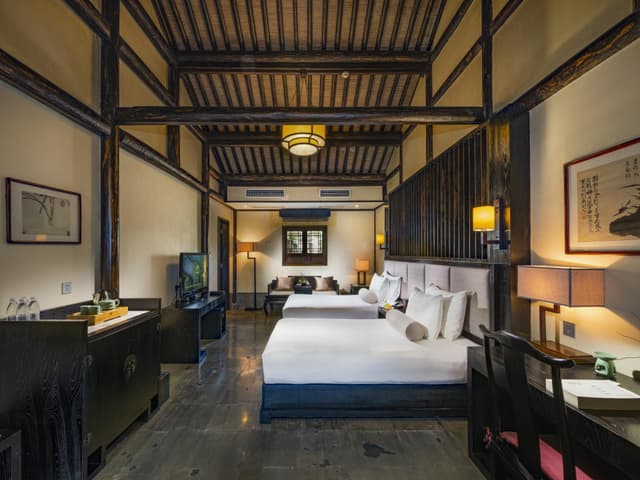 Deluxe Twin Beds