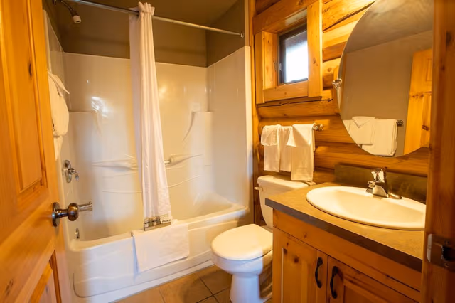 Cedar Lodge Suite - 2 Queen Bedroom, 1 Queen in Loft, Sofa Bed in Living