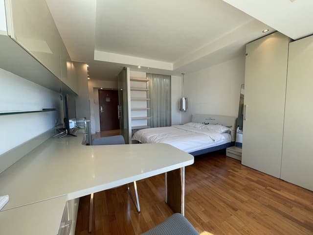 Deluxe Studio