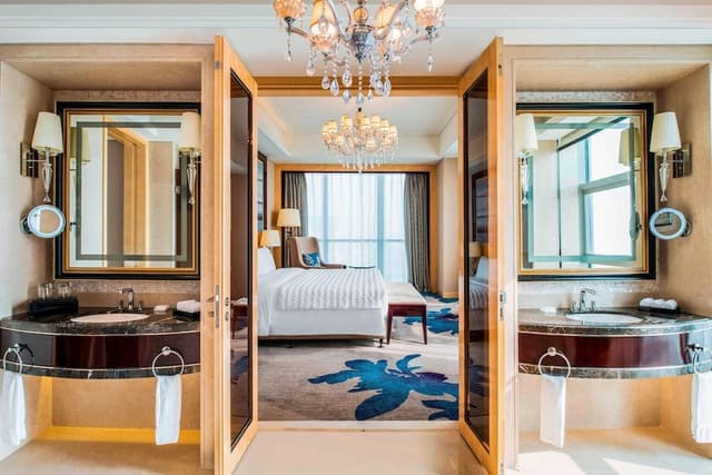 Suite, 1 Bedroom, Lake View