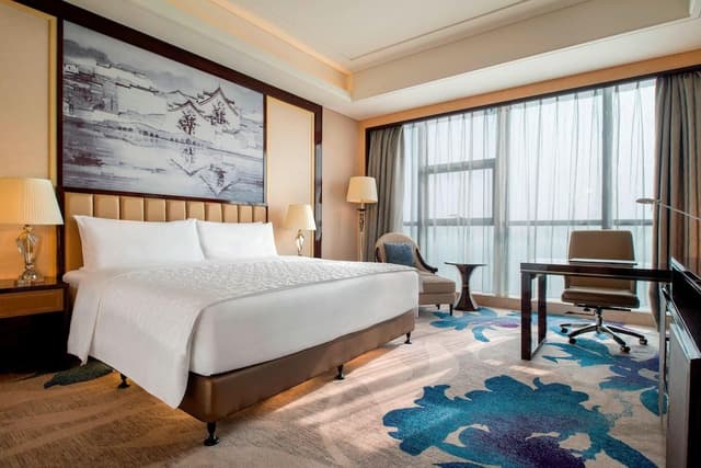 Suite, 1 Bedroom, Lake View