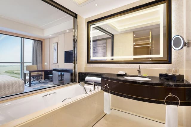 Suite, 1 Bedroom, Lake View