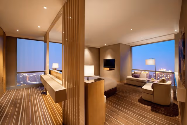 Regency Suite King