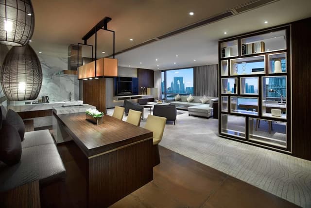 Diplomat Suite
