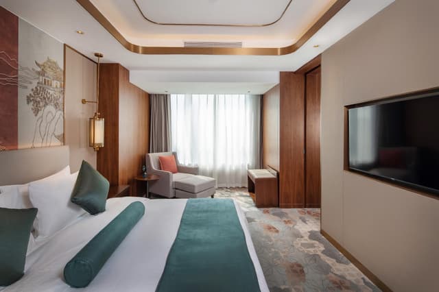 Business Suite Room