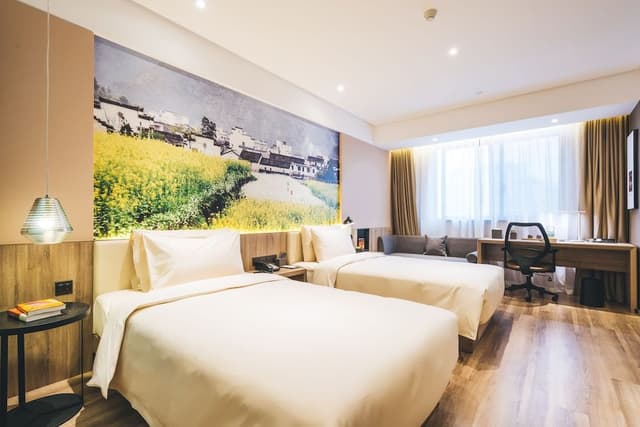 Premier Room
