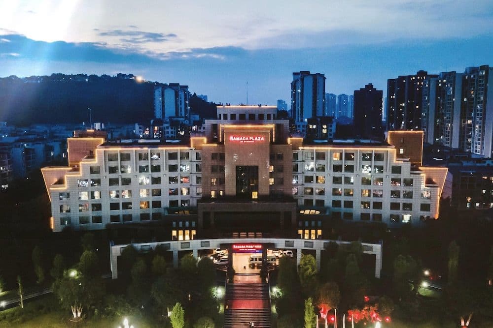 Ramada Plaza Chongqing West