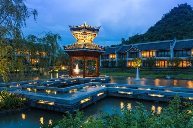 Suite, 2 Twin Beds (Pagoda Lake)