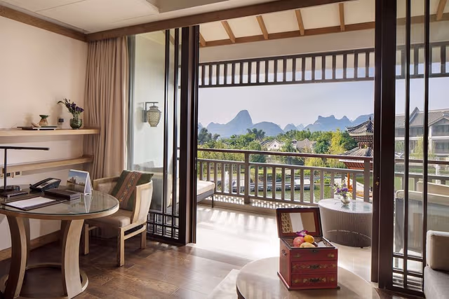 Suite, 2 Twin Beds (Pagoda Lake)