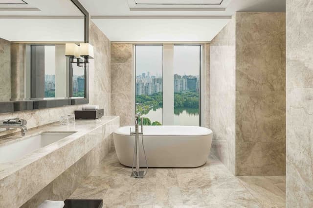 Executive Suite, 1 King Bed, Park View