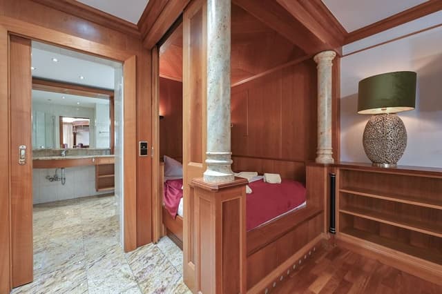 Luxury Suite, 1 Queen Bed with Sofa bed, Kitchenette, Lake View (Suite)