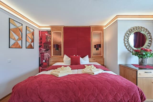 Grand Condo, 1 Queen Bed with Sofa bed (large)
