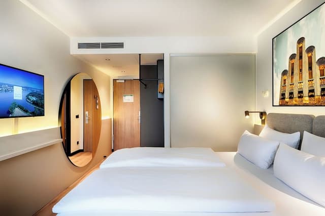 Superior Double Room, City View