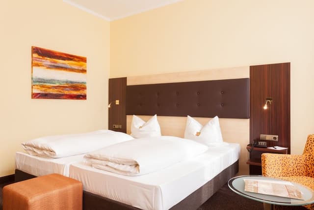 Standard Room, 1 Double Bed (Converts to 2 Twin Beds)
