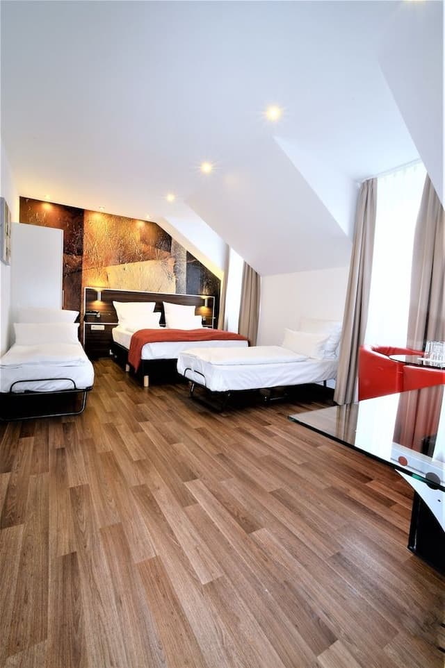 Triple Room
