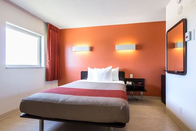 Standard Room, 1 Queen Bed, Non Smoking