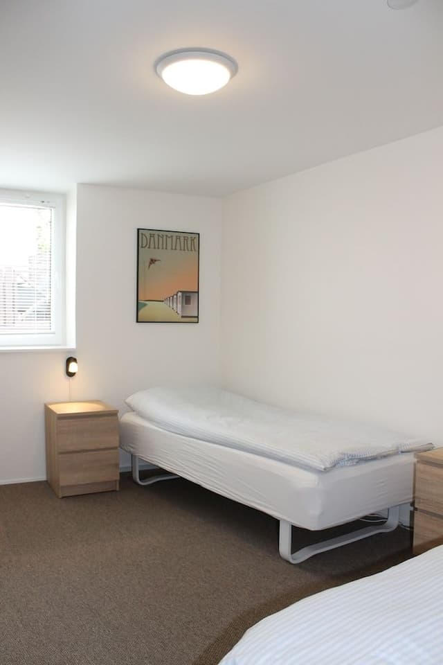 Single Room, Shared Bathroom