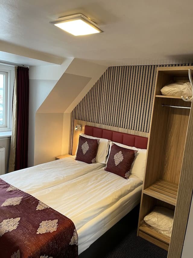 Large Single Room