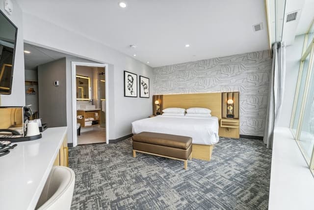 Full Fallsview Room